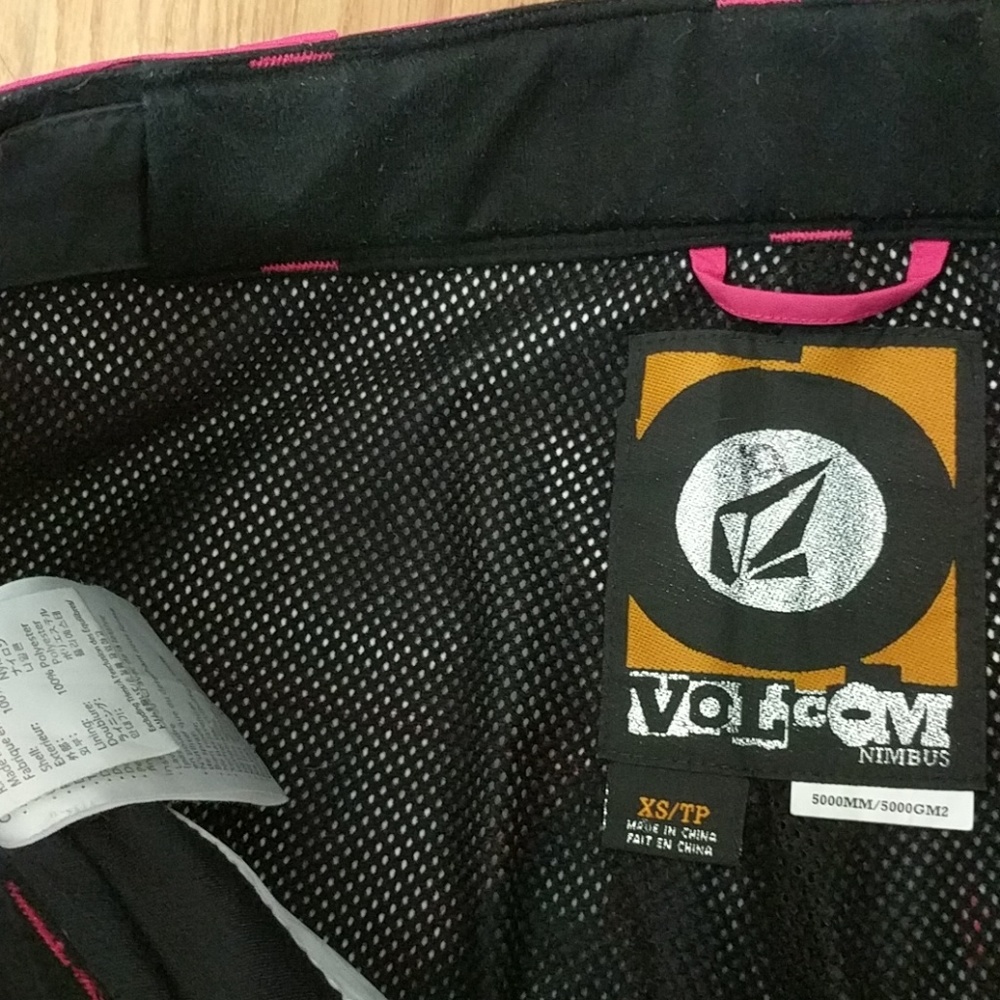 [Volcom] Nimbus Carbon Pink Snowboarding Pants - image 8